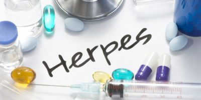 benh-herpes-o-moi-do-nhiem-virus